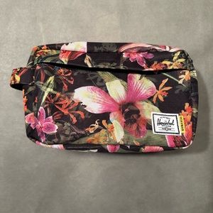 Herschel toiletry bag